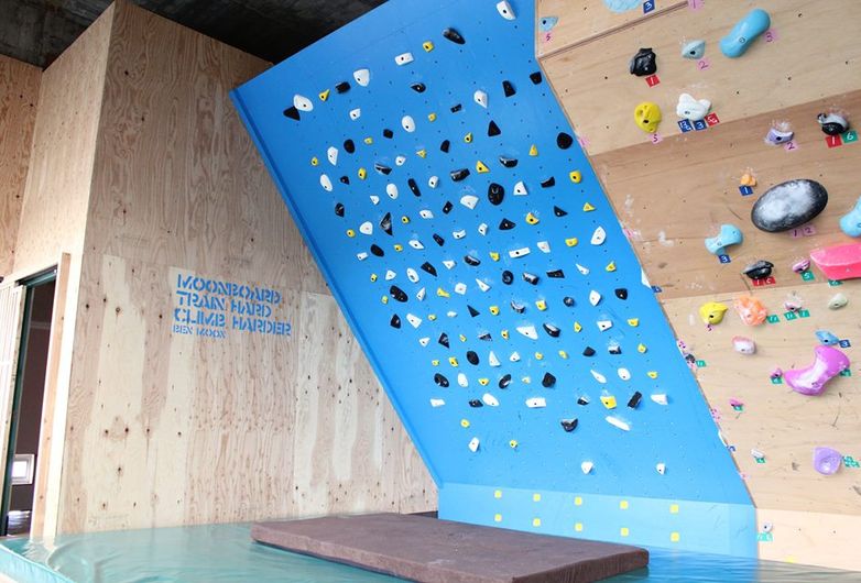 リバストーン Climbersはクライミング ボルダリングをテーマにした総合webサイト