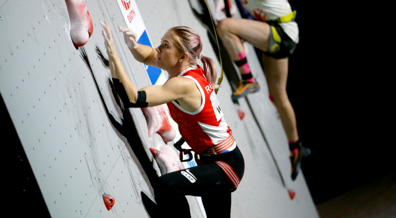 女子スピードクライミングで6.96秒の世界新