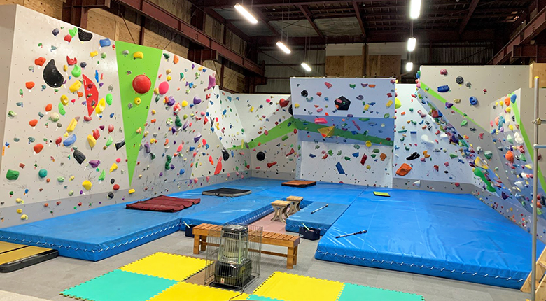 愛媛県今治市でボルダリングジム「P.G bouldering」がオープン