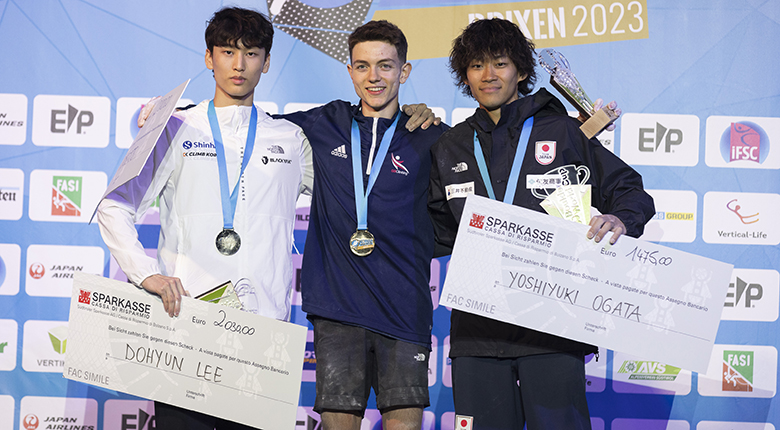 日本男子4人の決勝で緒方が3位　楢崎が年間首位に浮上【ボルダーW杯2023 第5戦ブリクセン大会】