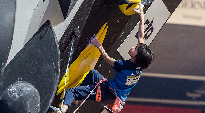 森が2位ガンブレットに5手差つけ首位　8位野中とリード女子決勝へ【クライミング世界選手権2023】