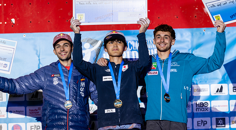 安楽宙斗が唯一の完登で2勝目　日本男子開幕4連勝【リードW杯2025 第4戦シャモニー大会】
